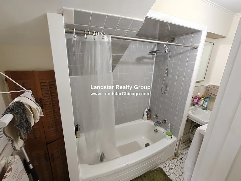 1233 Chicago Ave #11 — Photo 5