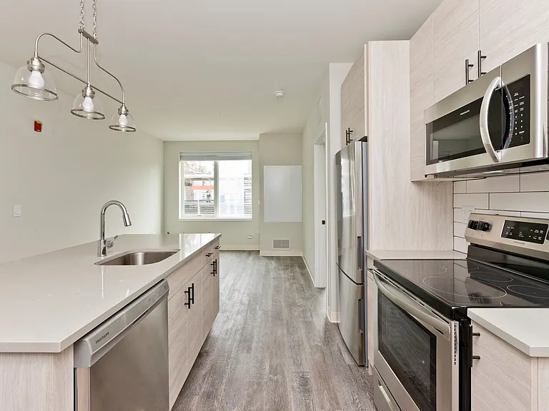 6145-6147 N Broadway St #A5 — Photo 13