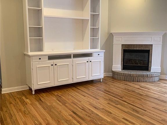 3rd image of 8125 Bainbrook Dr
