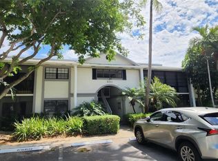 931 NE 199th St #20222, Miami, FL 33179
