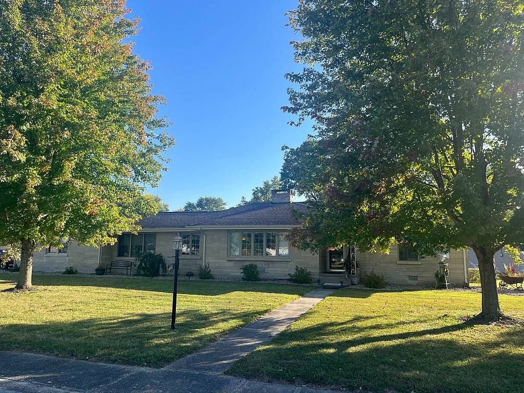 401 Montgomery Cir, Carmi, IL 62821 MLS 11207891 Zillow