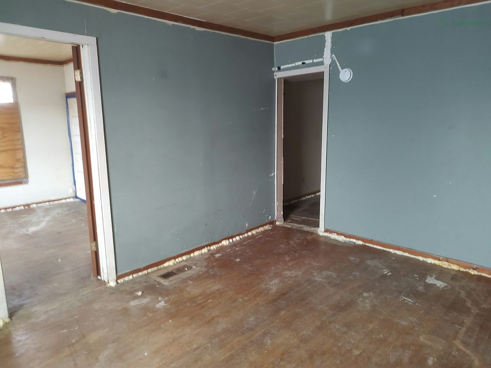 2nd image of 232 N Hawkins Ave