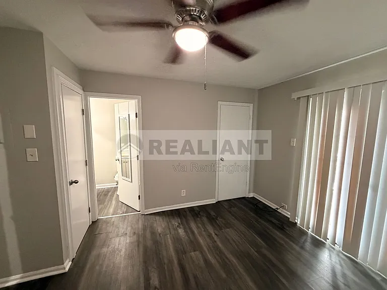 2021 Cambridge Dr #10 — Photo 19