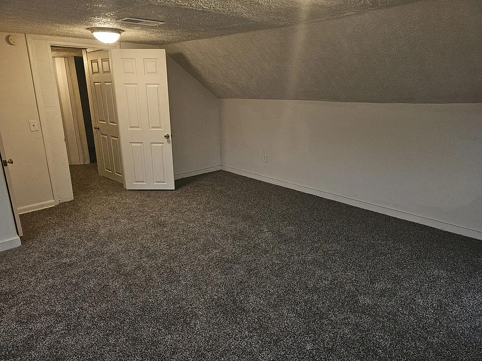 512 Main St #3