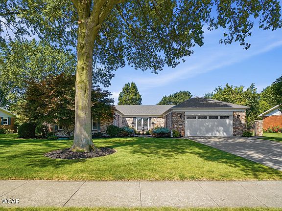 4th image of 1009 Carolyn Dr