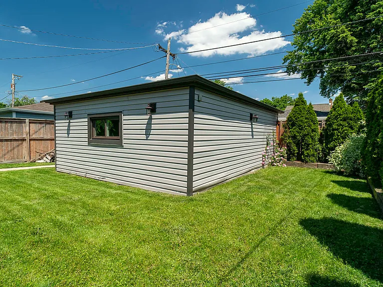 2537 Willow St — Photo 18