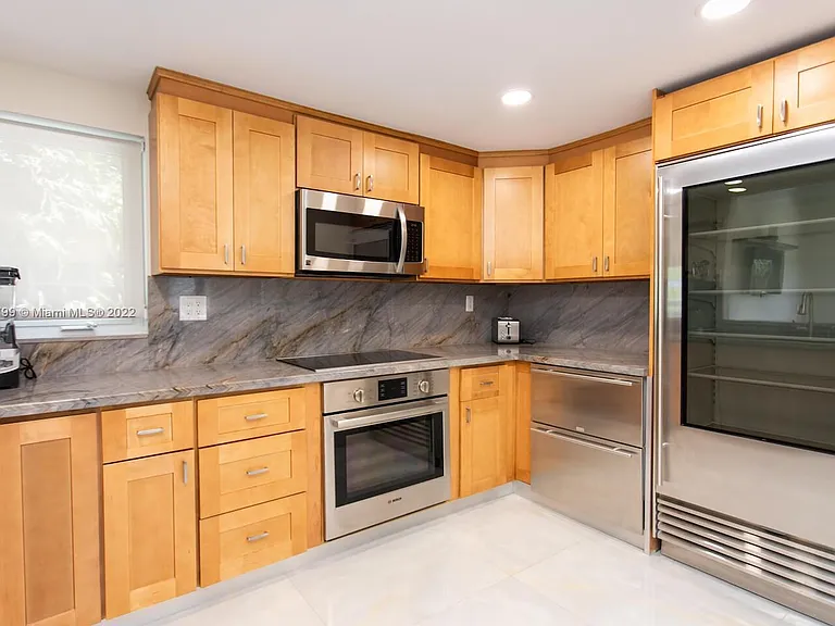 1022 Adams St — Photo 10