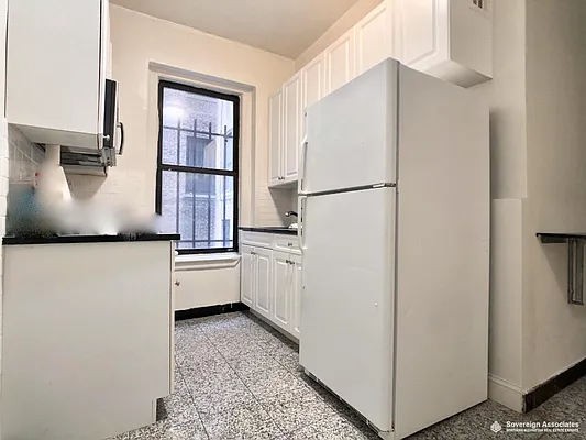 Rented by Sovereign Associates | media 7