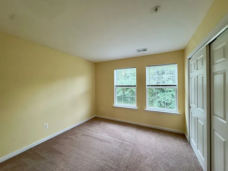 130 Mohegan Dr #B — Photo 18