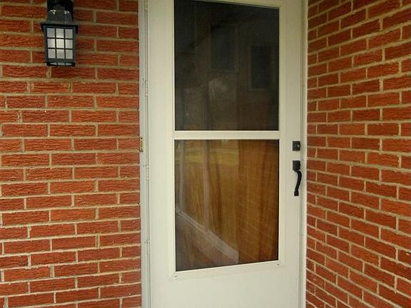 3rd image of 897 Shady Ln
