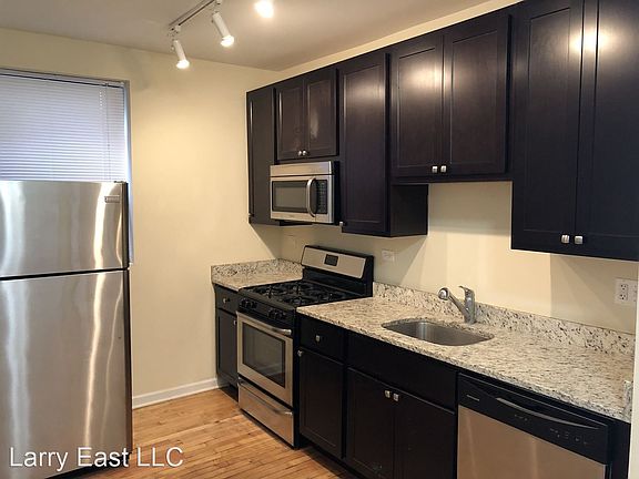 2nd image of 4750 N Sacramento Ave APT 1E