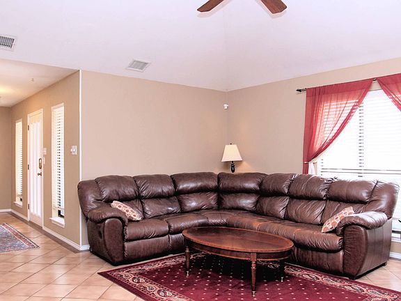 3rd image of 2310 Abbey Pl