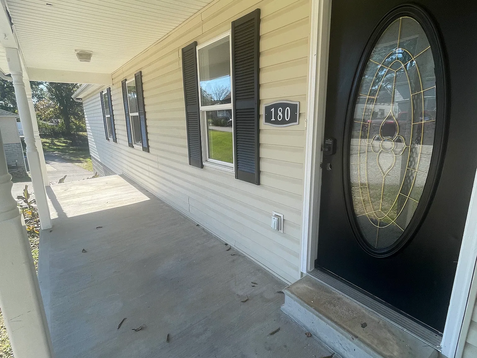 4 bed, 1800 sqft, $1,850 — Photo 2