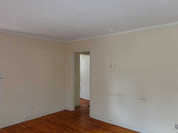 4th image of 24 Bradley Dr