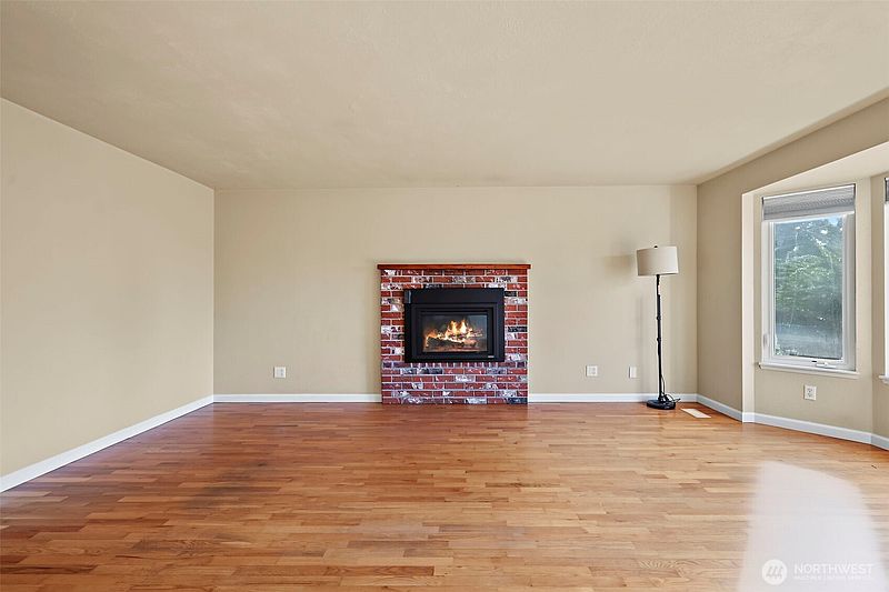 3rd image of 4324 108th Avenue E