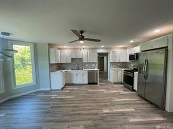 270 E Market St APT 3, Xenia, OH 45385