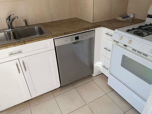 5th image of 353 W 56th St APT 4N