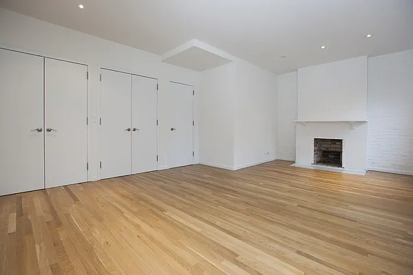 Rented by Buchbinder & Warren | media 15