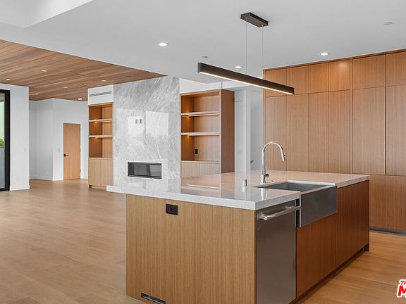 4th image of 647 10th St