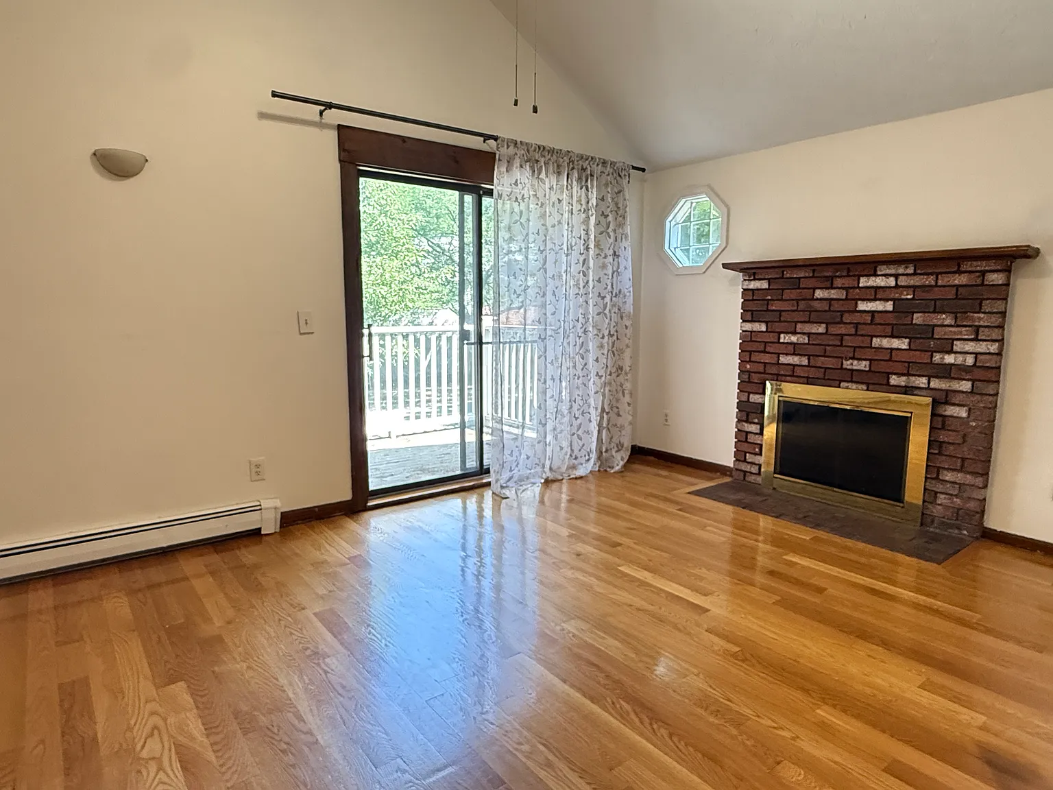 4 bed, $4,500 — Photo 4