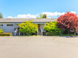 854 Twin Pines Cir APT 4, Ashland, OR 97520