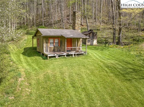 809 Fork Branch Road, Vilas, NC 28692