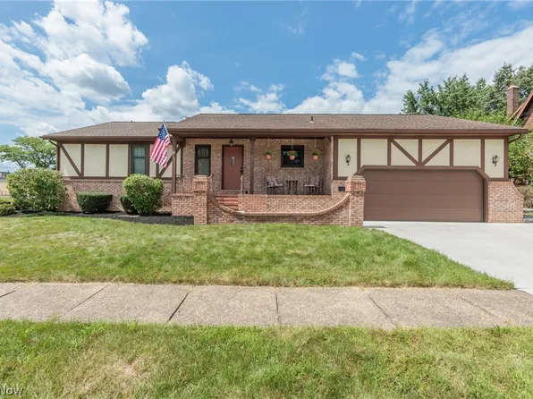 2012 21st St, Cuyahoga Falls, OH 44223