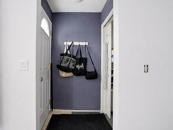 4th image of 100 N Pennsylvania Rd SE #41