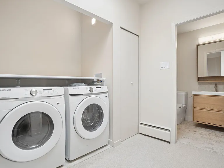 1070 Cypress St — Photo 9