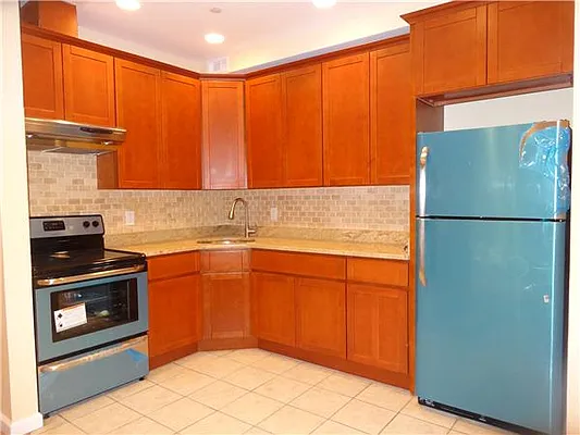 Rented by R New York | media 21