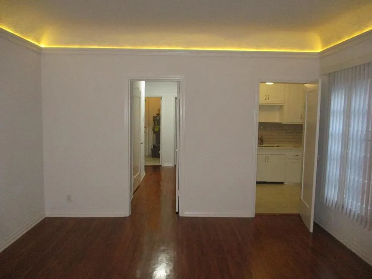 1105 Mound Ave #7 — Photo 3