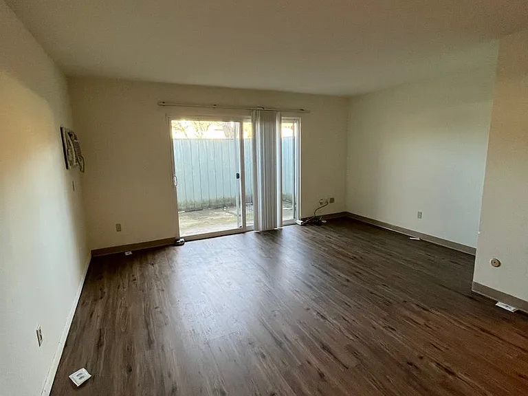 University Park Apartments near Cornell University — Photo 278