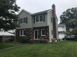 14 Garden Ave, Carle Place, NY 11514