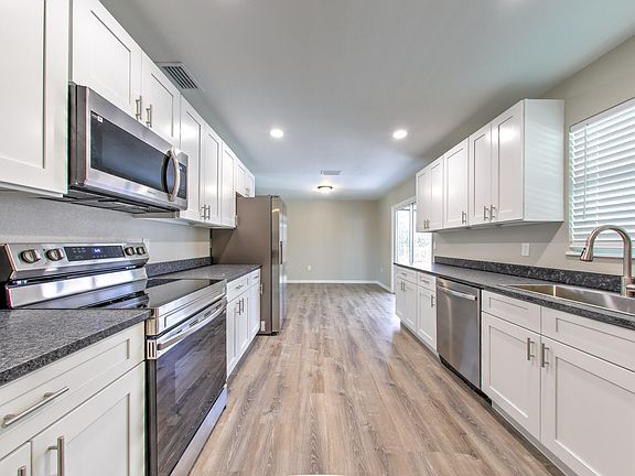 2nd image of 5103 Sunset Boulevard