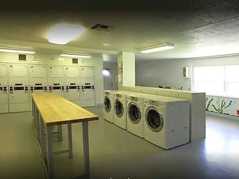 611 SW Bishop Rd #2 — Photo 10