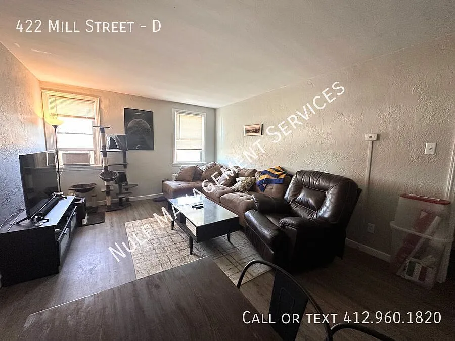 Building Photo - 422 Mill St #D