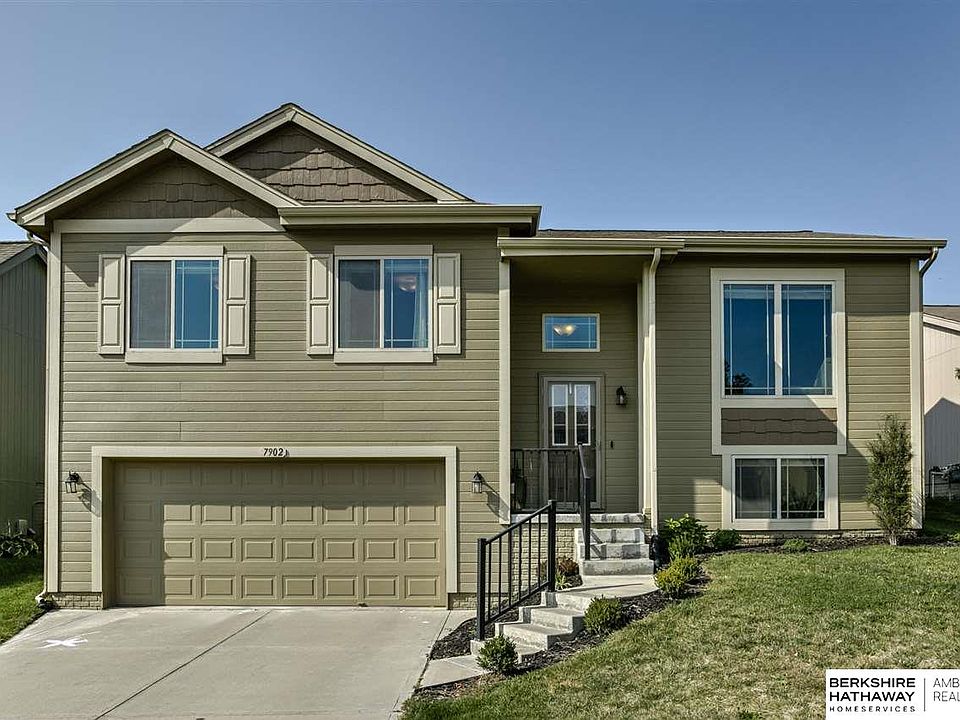 1st image of 7902 S 190th Ave