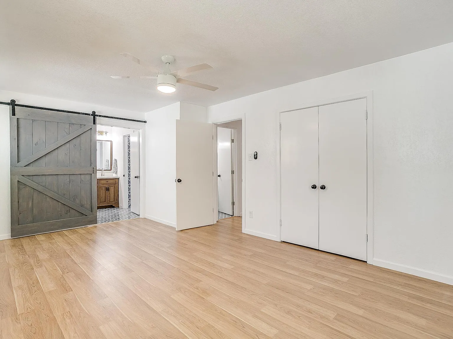 5 bed, 2.5 bath, 2794 sqft, $3,200 — Photo 4