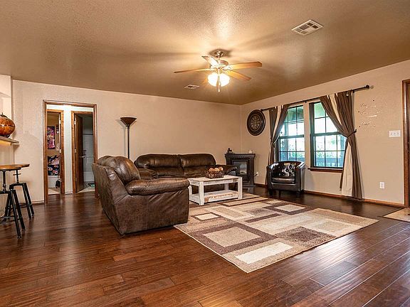 4th image of 4312 E Deanna Dr