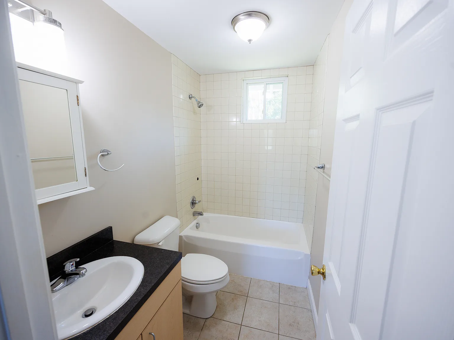 2 bed, 576 sqft, $900 — Photo 4