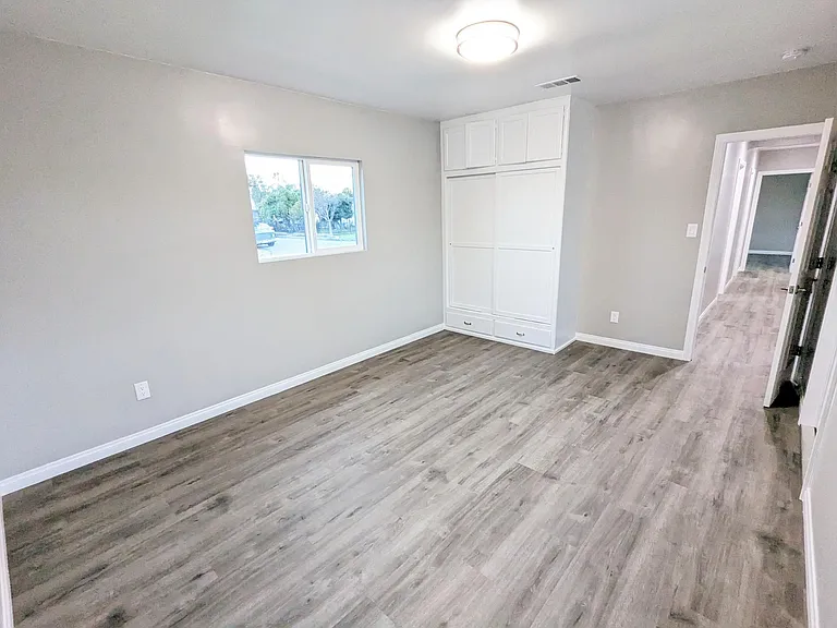 1835 W Colegrove Ave — Photo 27
