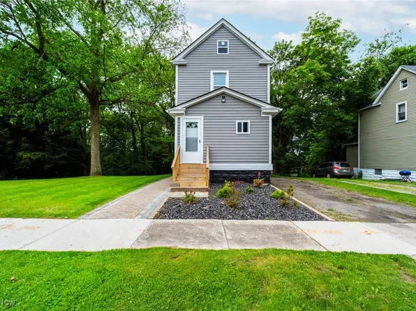 90 Frank St, Struthers, OH 44471