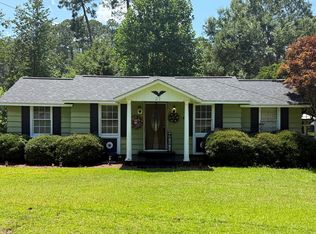 37 Lake Say Hi Dr, Tifton, GA 31793