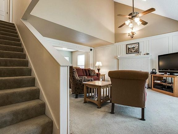 2nd image of 2141 Cordoba Dr
