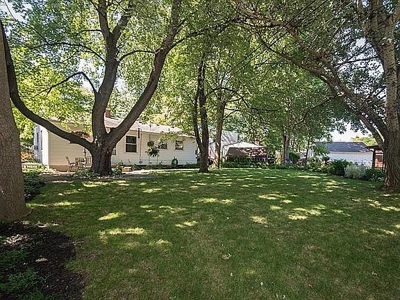 3rd image of 1207 Chapel Ct