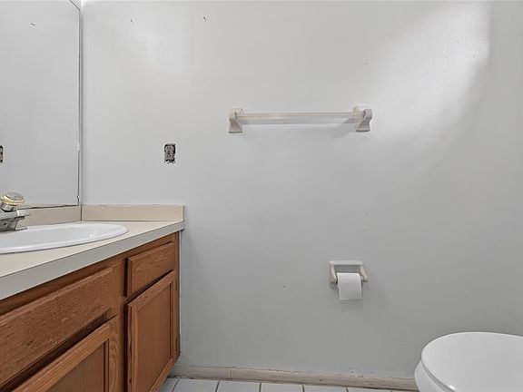 5th image of 2996 LOWELL COURT