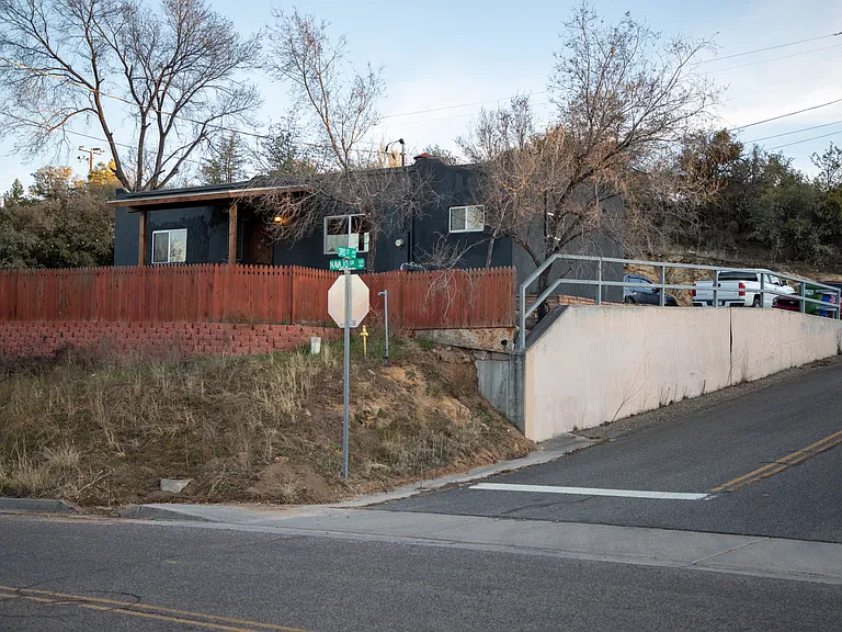 111 E Navajo Dr — Photo 22