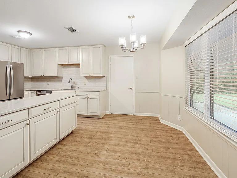 8609 Melshire Dr — Photo 7
