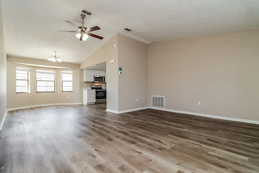 2 bed, 2.0 bath, 1050 sqft, $3,000 — Photo 4