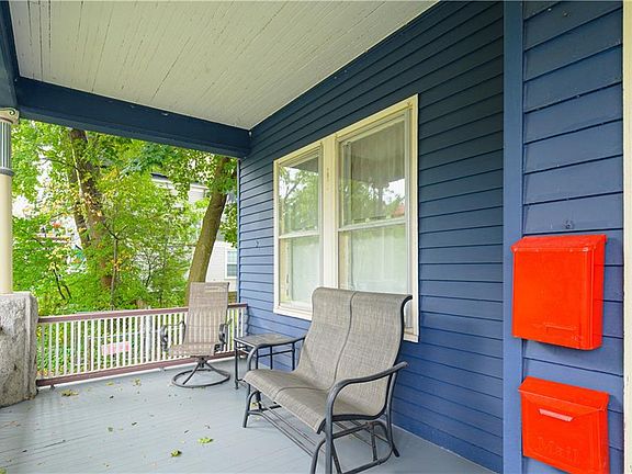 2nd image of 30 Brantford Pl